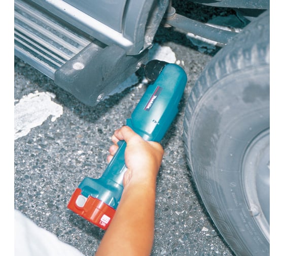 Аккумуляторная дрель-шуруповерт Makita DA 391 DW
