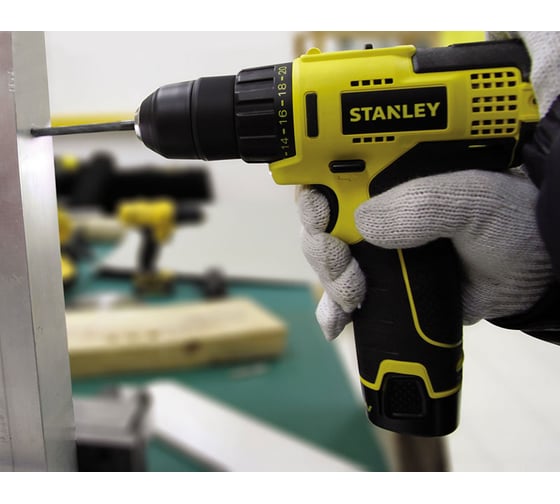 Аккумуляторная дрель-шуруповерт Stanley STCD1081B2