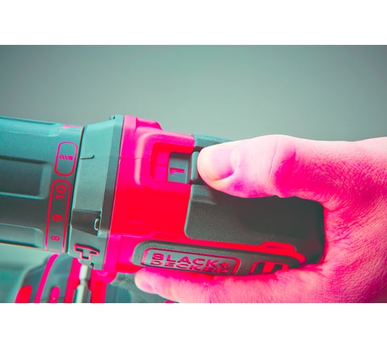 Аккумуляторная ударная дрель-шуруповерт Black+Decker BDCHD18KB