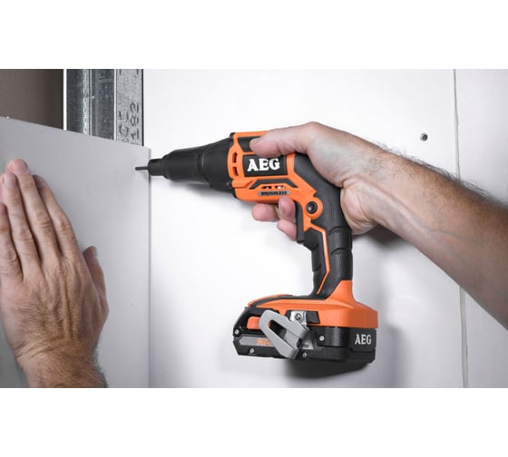 Бесщеточный аккумуляторный шуруповерт по гипсокартону AEG BTS18BL LI-202B 4935464104