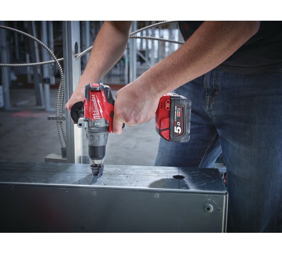 Аккумуляторная дрель-шуруповерт Milwaukee M18 FPD-502X FUEL