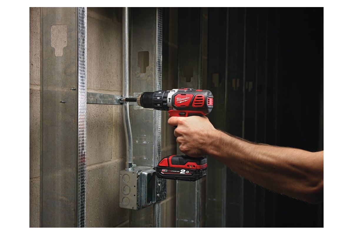 Milwaukee M18 BPD 202C 4933443515