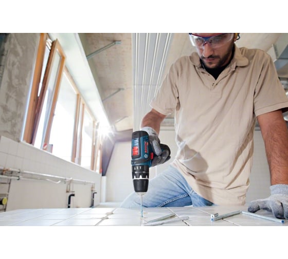 Аккумуляторная дрель-шуруповерт Bosch GSR 12V-15 0.615.990.FA2