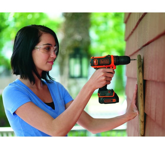 Аккумуляторная дрель-шуруповерт Black&Decker BDCDD12B
