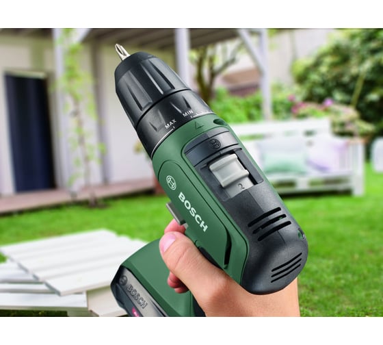 Аккумуляторная дрель-шуруповерт Bosch UniversalDrill 18 0.603.9C8.002