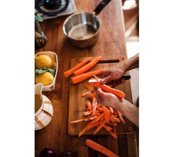 Нож для корнеплодов FISKARS 8 см, Functional Form 1057544