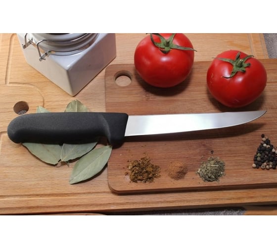 Обвалочный нож Victorinox широкое лезвие 15 см, черный 5.6003.15
