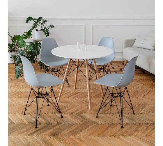 Стул пластиковый DERSTUHL Black Eames, светло-серый DSL03.002