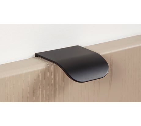 Торцевая мебельная ручка BOYARD RT011BL.1/32 105084