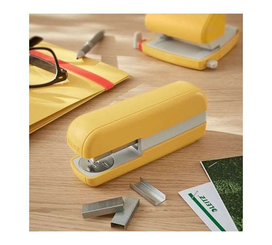 Степлер LEITZ Cosy soft touch 30 листов, желтый 55670019