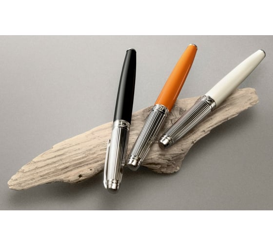 Шариковая ручка Caran d’Ache Carandache Leman - Bicolor Black Lacquer SP F 4789.289