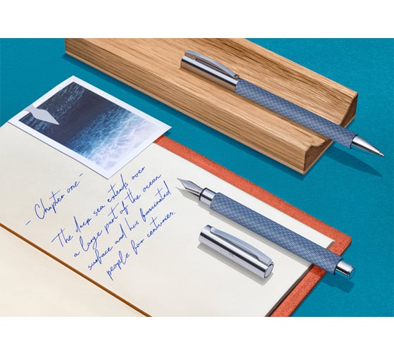 Перьевая ручка Faber-Castell ambition opart deep water синяя, м 0.75 мм, корпус глубокий синий, картонная коробка 147120