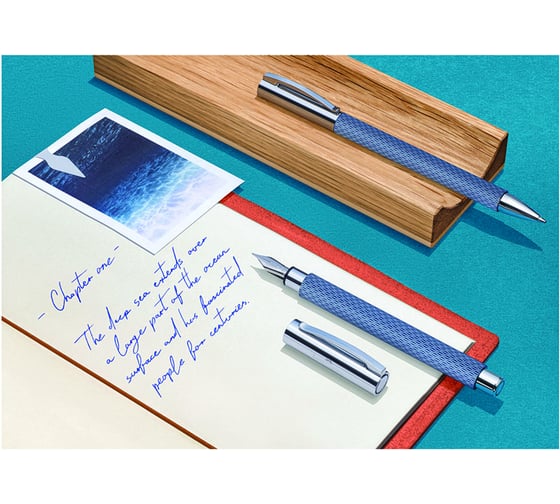 Шариковая ручка Faber-Castell ambition opart deep water черная, 1,0 мм, поворотный, корпус глубокий синий, индивидуальная упаковка 147125