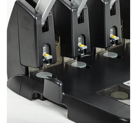 Металлический дырокол BRAUBERG на 4 отверстия, heavy duty extra, до 150 листов 270555