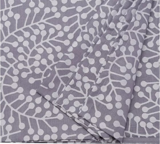 Скатерть из хлопка Tkano Scandinavian touch фиолетово-серая, с рисунком Спелая смородина, 180x180 см TK21-TC0021