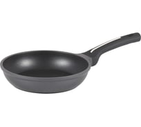 Сковорода WERNER NERO 20,0x4,5 см с индукционным дном, с двухслойным антипригарным покрытием Pfluon, бакелитовая ручка с покрытием Soft Touch. Материал: литой алюминий. Толщина стенок: 1,5 мм, толщина дна: 4,0 мм. 52080