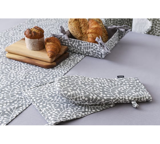 Прихватка Tkano серого цвета с принтом Спелая Смородина из коллекции Scandinavian touch, 22x22 см TK22-PH0008