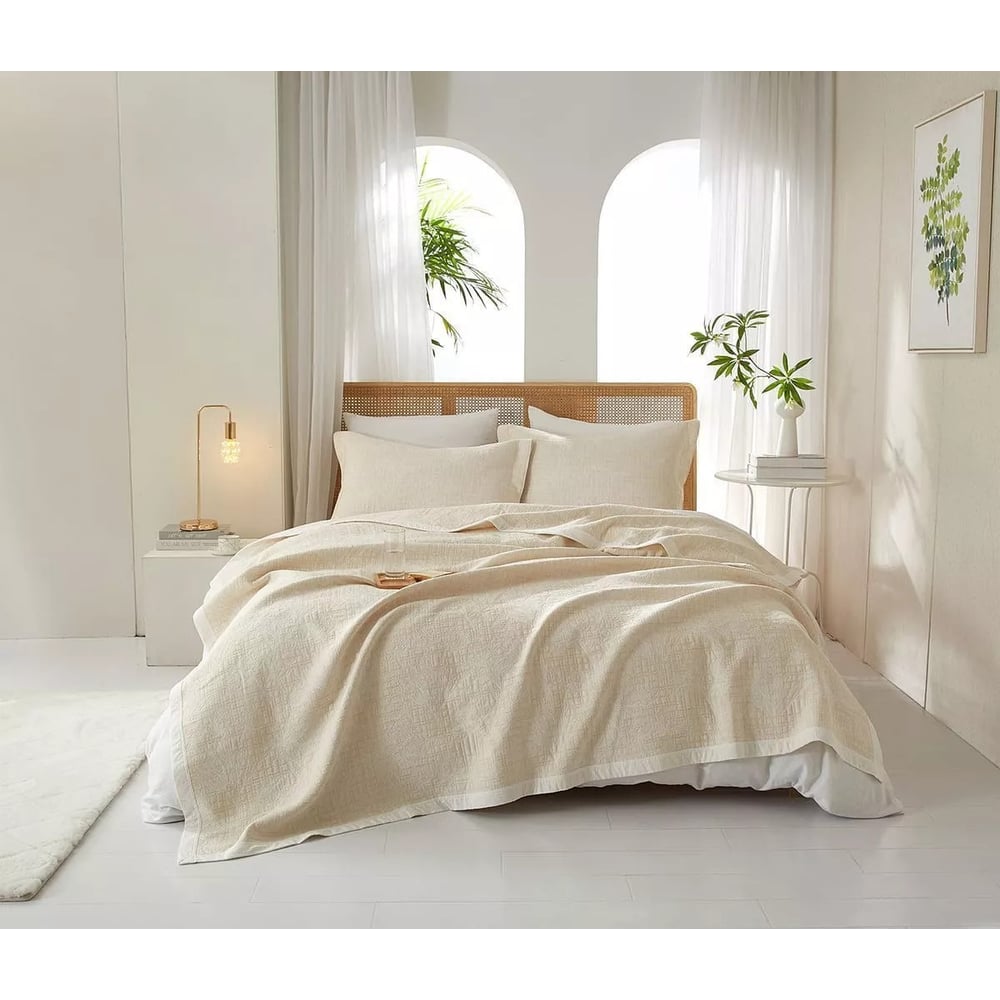 Пример сочетания оттенков покрывала