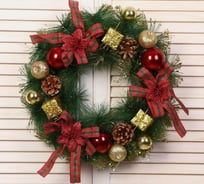 Новогодний венок Зимнее волшебство d-40 см, Клетчатые бантики 5036613