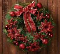 Новогодний венок Зимнее волшебство d-36 см, Бантик, красные ягодки и цветы 3557051