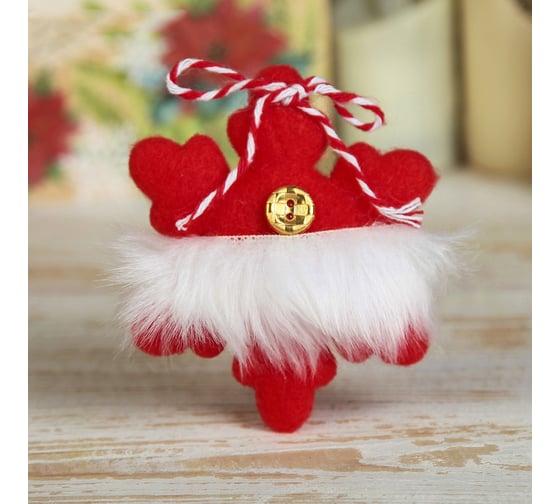 Мягкая подвеска Зимнее волшебство Снежинка пушистая с пуговкой 9x7 см красный 1381158 1