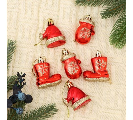Набор украшений Зимнее волшебство пластик, 6 шт., Зимняя прогулка, 2 сапога, 2 шапки, 2 варежки-4 см, красный 4962775 1