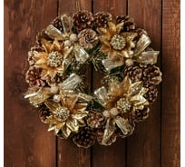 Новогодний венок Зимнее волшебство Шишки d-29 см, золотистые цветы и ленты 3557060