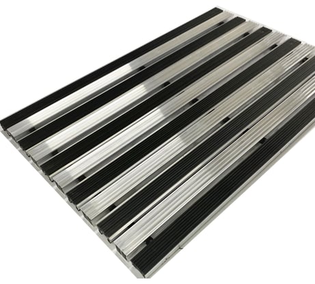 Грязезащитная придверная решетка ООО ПК ЦентрВход Эксперт резина-широкий скребок, 390х590 мм 731EX007