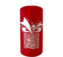 Свеча Волшебная страна Deco Christmas Подарок 56х120 см, белая на бордовом 008327
