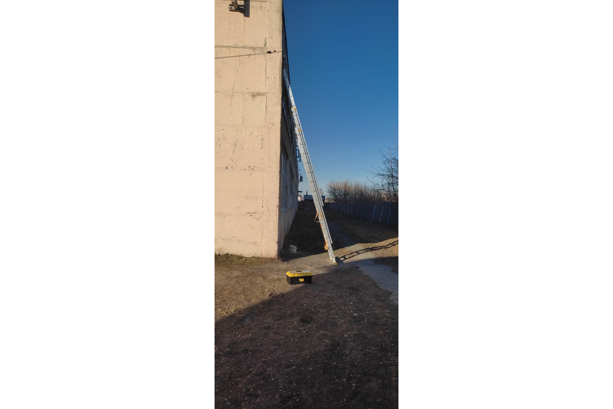 Трехсекционная алюминиевая лестница Алюмет Серия Р3 9314 - выгодная .
