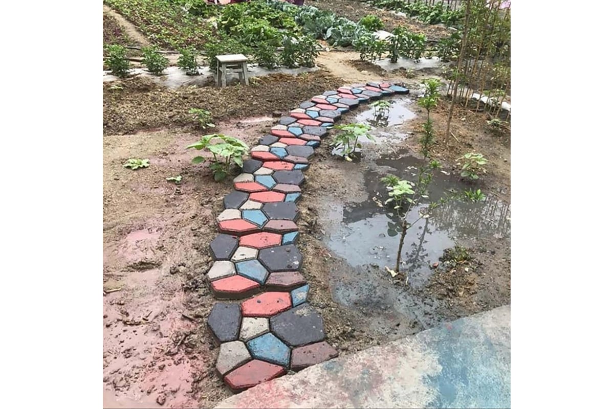 Дорожки в саду из бетонных плит своими руками