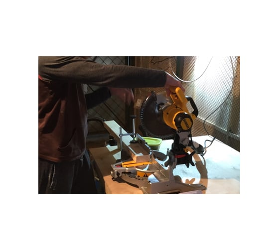 Торцовочная пила DEWALT DWS713 43