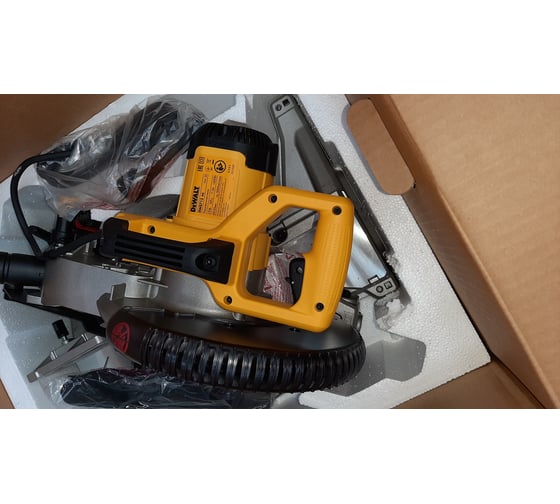 Торцовочная пила DEWALT DWS713 40