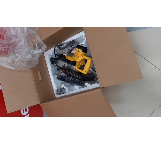 Торцовочная пила DEWALT DWS713 41