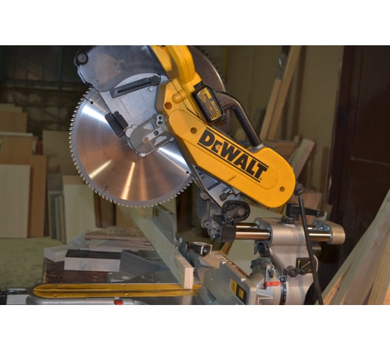 Торцовочная пила DeWALT DW 718 V - выгодная цена, отзывы ...