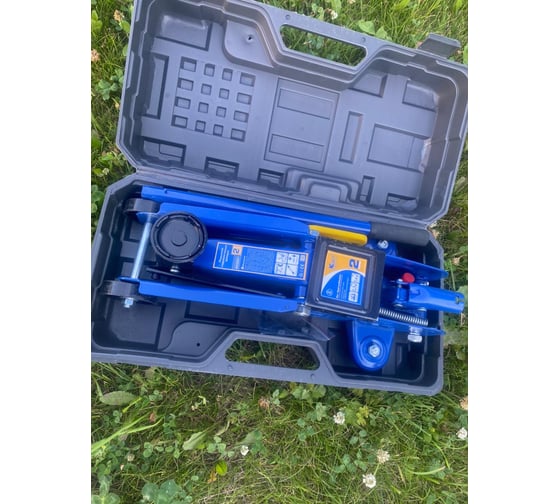 Подкатной гидравлический домкрат KRAFT 2 т, кейс KT 820001 14