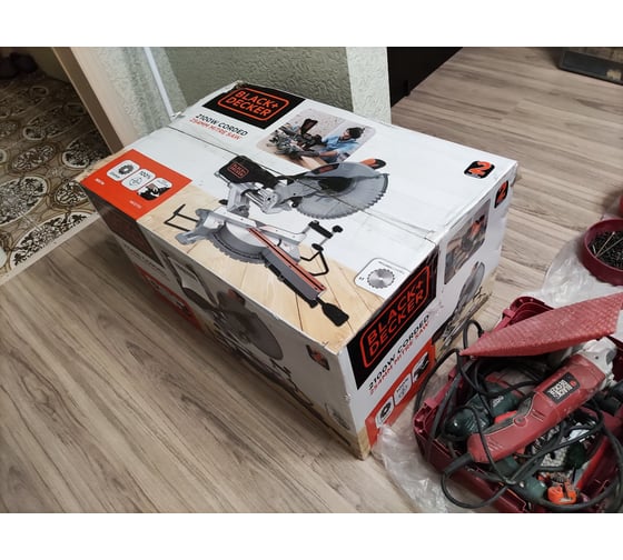 Торцовочная пила с протяжкой Black&Decker BES710 22