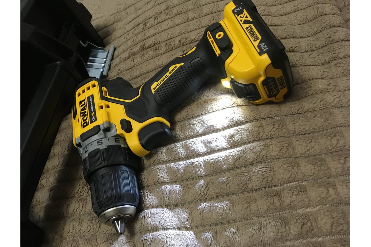  дрель-шуруповерт DEWALT 12 В XR DCD701D2-QW - выгодная цена .