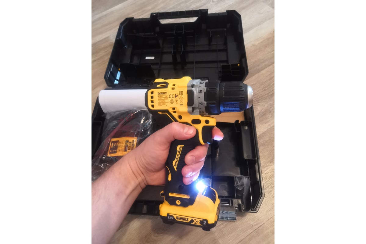  дрель-шуруповерт DEWALT 12 В XR DCD701D2-QW - выгодная цена .