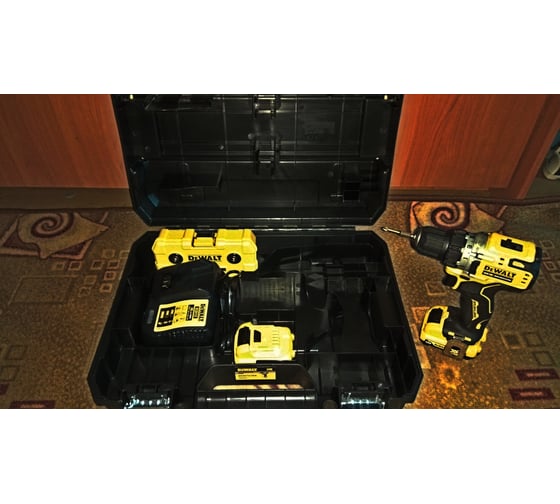 Компактная дрель-шуруповерт DEWALT 12 В XR DCD701D2-QW 132