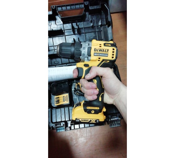 Компактная дрель-шуруповерт DEWALT 12 В XR DCD701D2-QW 104
