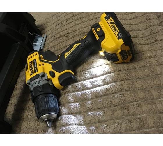 Компактная дрель-шуруповерт DEWALT 12 В XR DCD701D2-QW 81