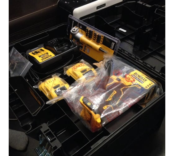 Компактная дрель-шуруповерт DEWALT 12 В XR DCD701D2-QW 77