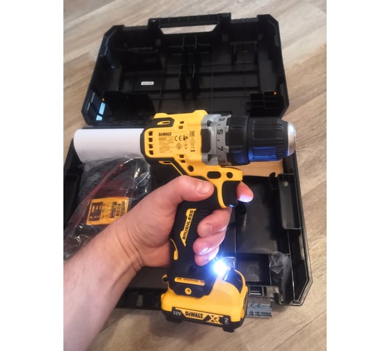 Компактная дрель-шуруповерт DEWALT 12 В XR DCD701D2-QW 75