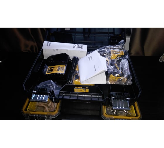 Компактная дрель-шуруповерт DEWALT 12 В XR DCD701D2-QW 69