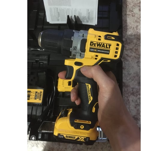 Компактная дрель-шуруповерт DEWALT 12 В XR DCD701D2-QW 18