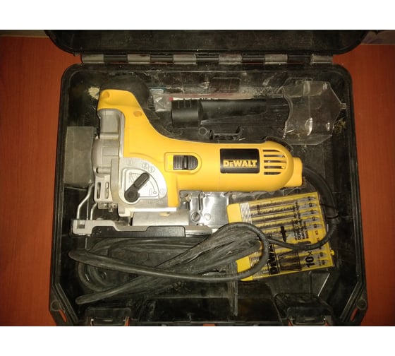 Лобзик DEWALT DW 333 K 28