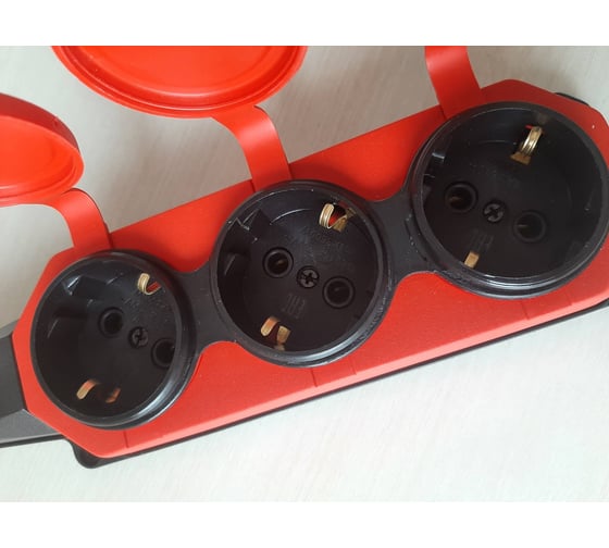 Каучуковая колодка ЭРА K-3e-RED-IP44 с заземлением 3гнезда 16A IP44 ...