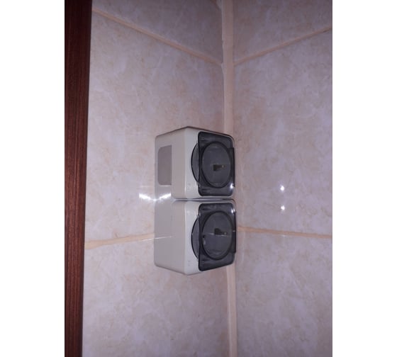 Блок Schneider Electric ОП Этюд IP44 белая, 2-местая розетка с ...