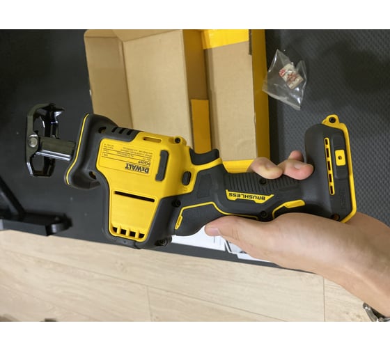 Бесщеточная сабельная пила DEWALT 18 В XR DCS369N-XJ 8